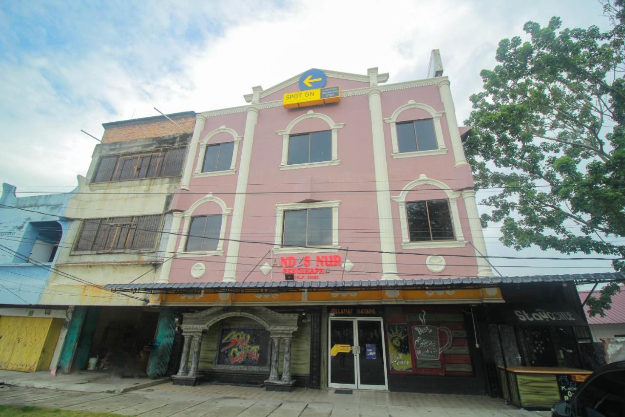 Spot On 2305 Andys Nur Penginapan Dumai Exterior photo
