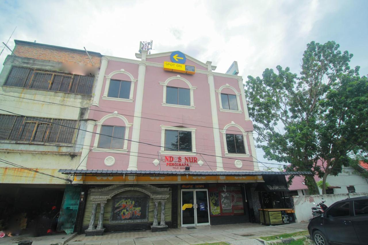 Spot On 2305 Andys Nur Penginapan Dumai Exterior photo