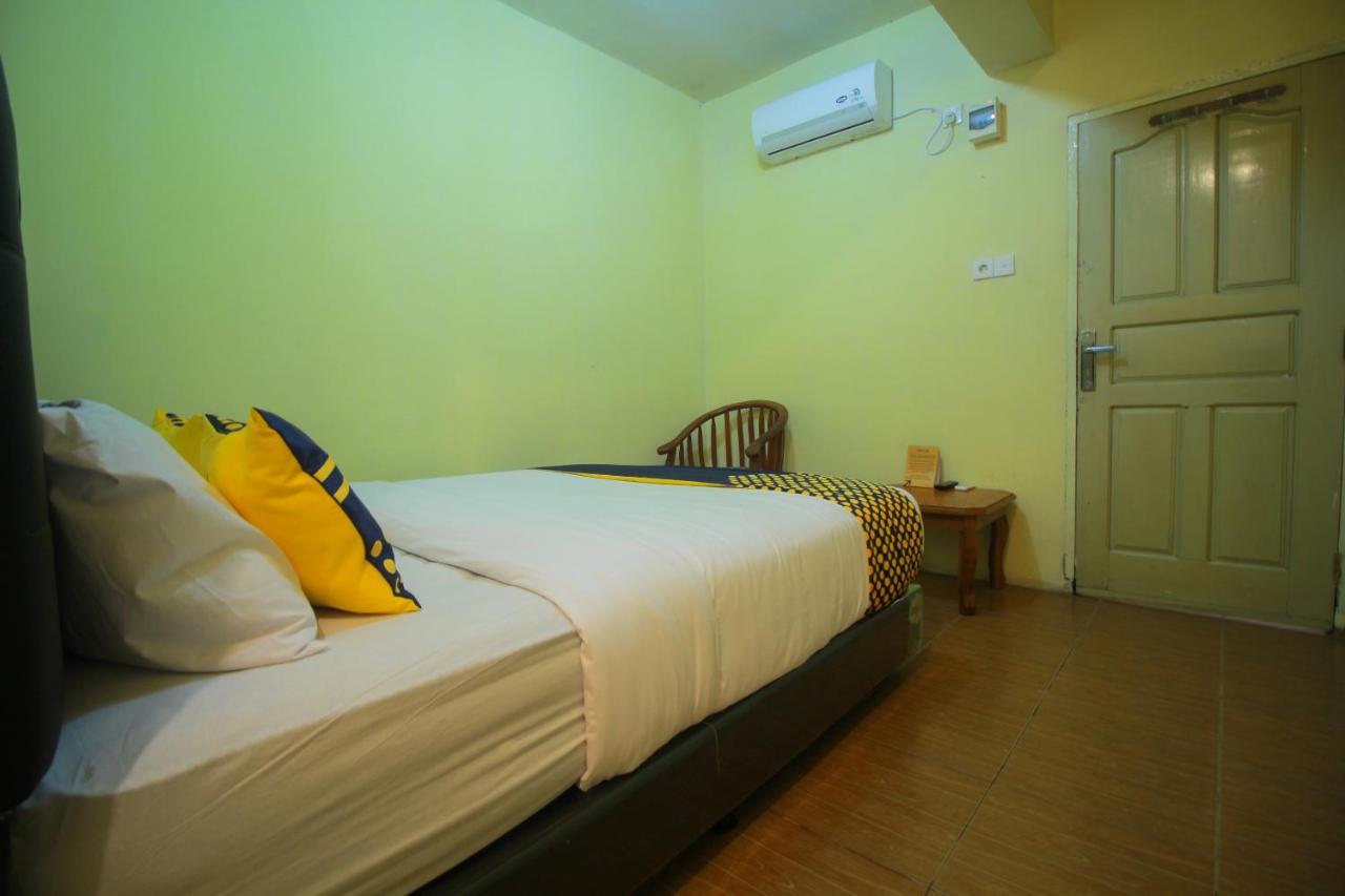 Spot On 2305 Andys Nur Penginapan Dumai Exterior photo