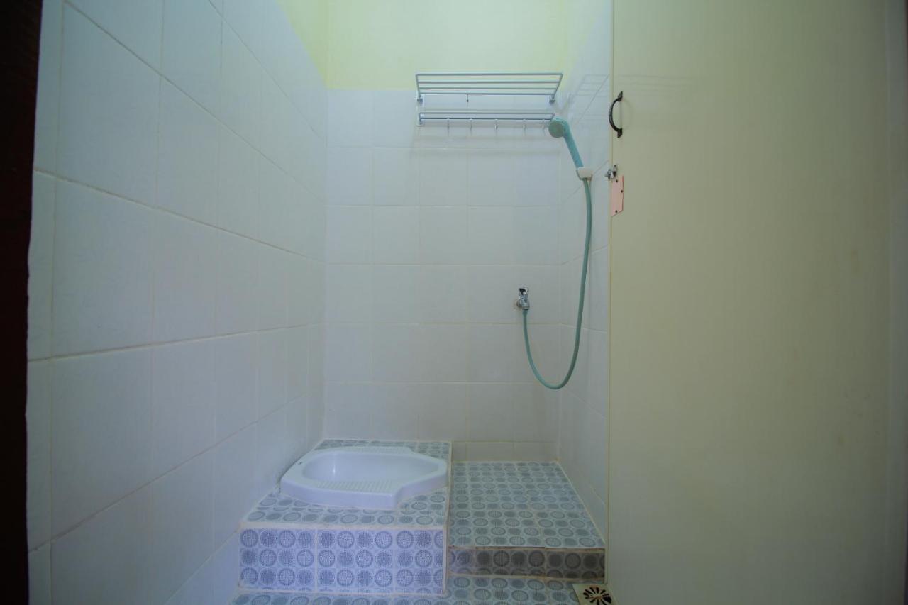 Spot On 2305 Andys Nur Penginapan Dumai Exterior photo